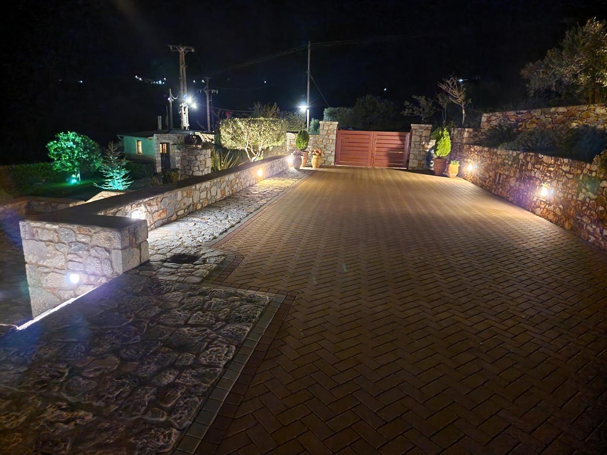 Focalion Castle Luxury Suites Pírgos Dhiroú Exteriör bild