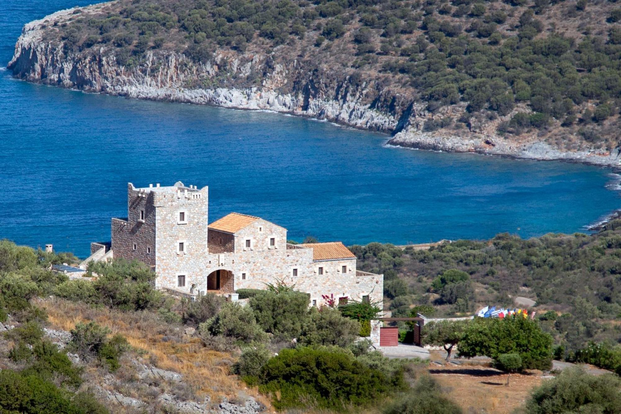 Focalion Castle Luxury Suites Pírgos Dhiroú Exteriör bild