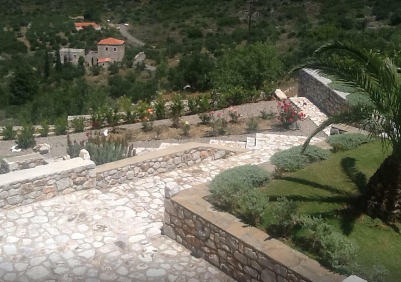 Focalion Castle Luxury Suites Pírgos Dhiroú Exteriör bild