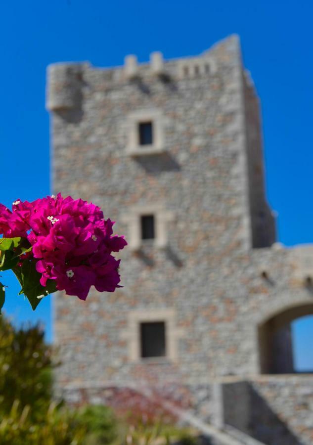 Focalion Castle Luxury Suites Pírgos Dhiroú Exteriör bild