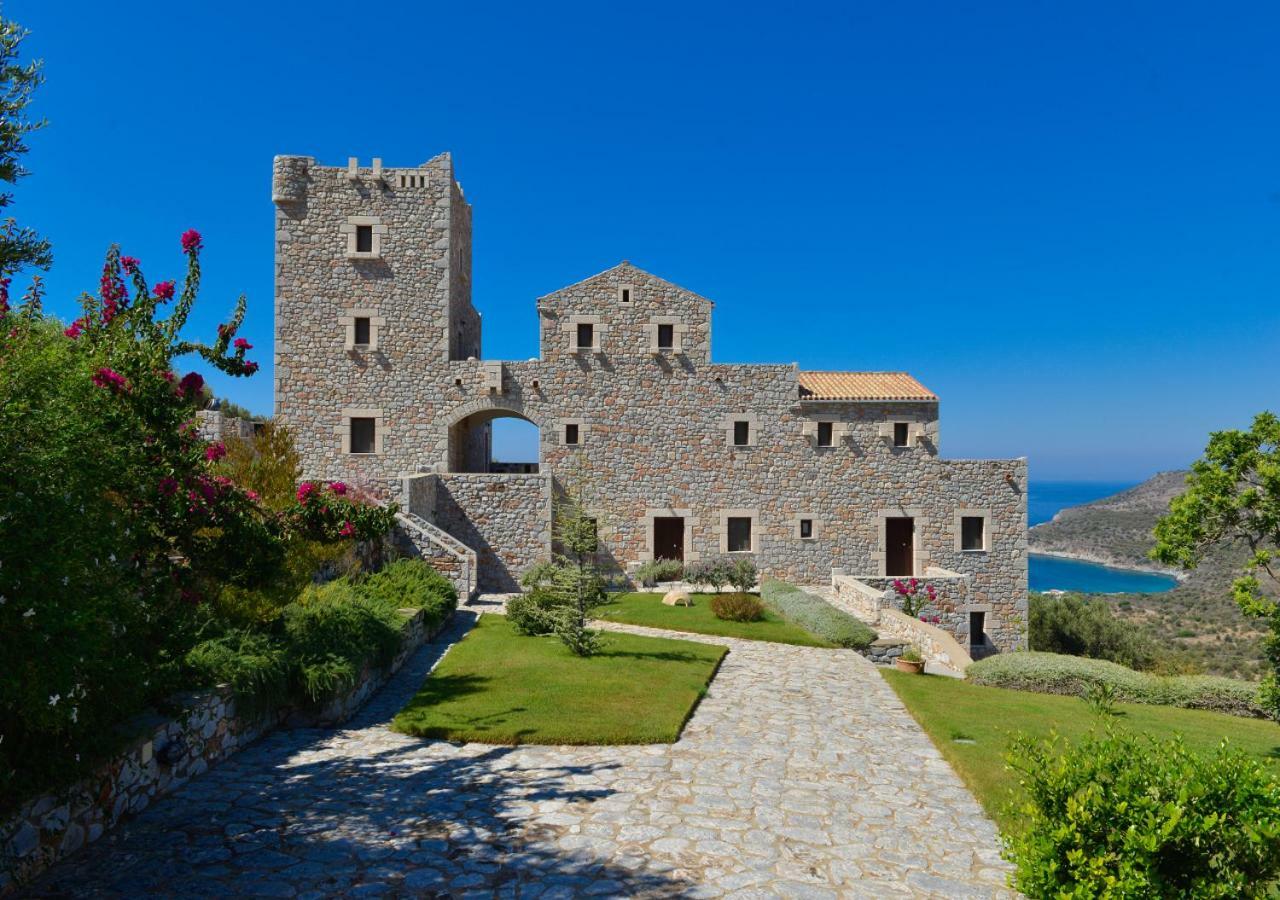 Focalion Castle Luxury Suites Pírgos Dhiroú Exteriör bild