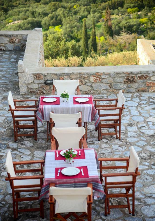 Focalion Castle Luxury Suites Pírgos Dhiroú Exteriör bild