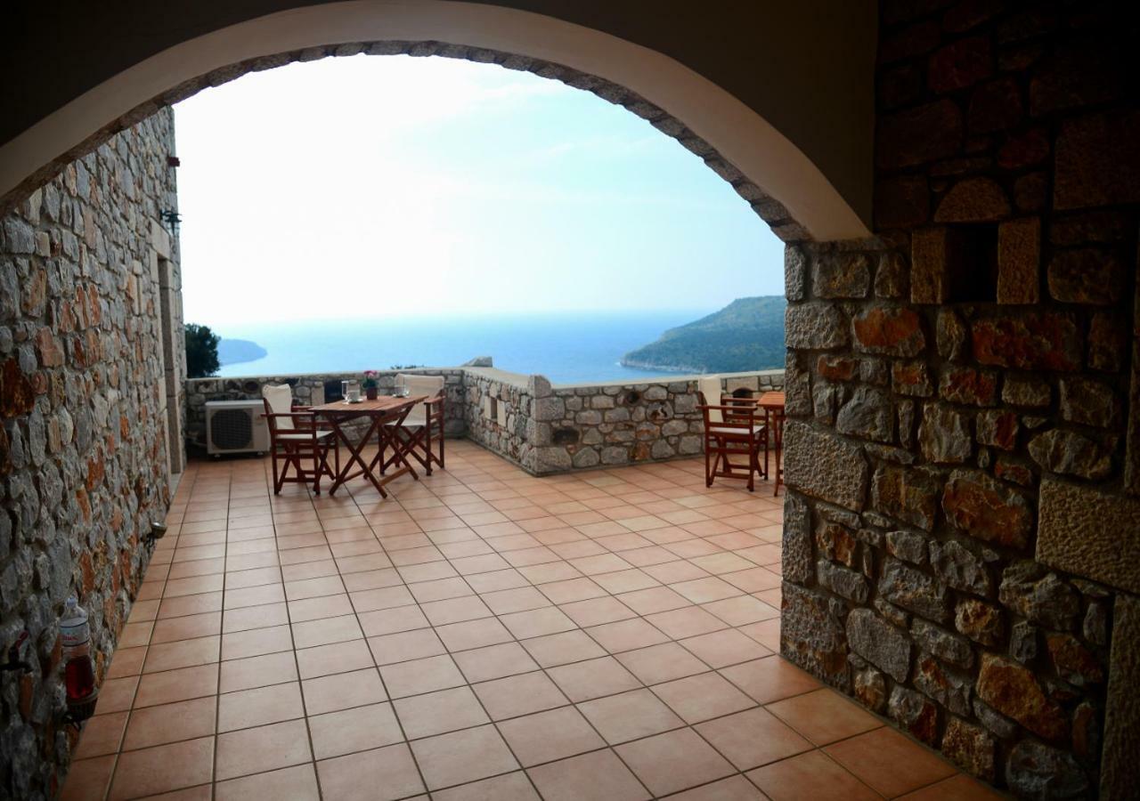 Focalion Castle Luxury Suites Pírgos Dhiroú Exteriör bild