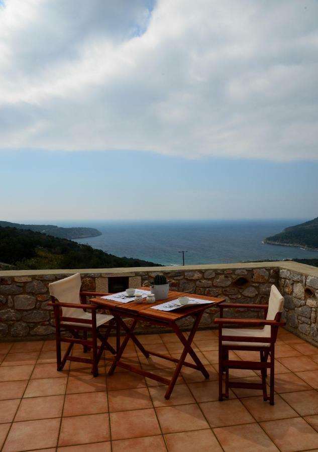 Focalion Castle Luxury Suites Pírgos Dhiroú Exteriör bild