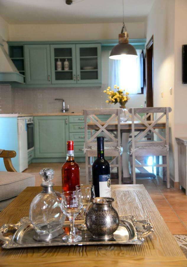 Focalion Castle Luxury Suites Pírgos Dhiroú Exteriör bild