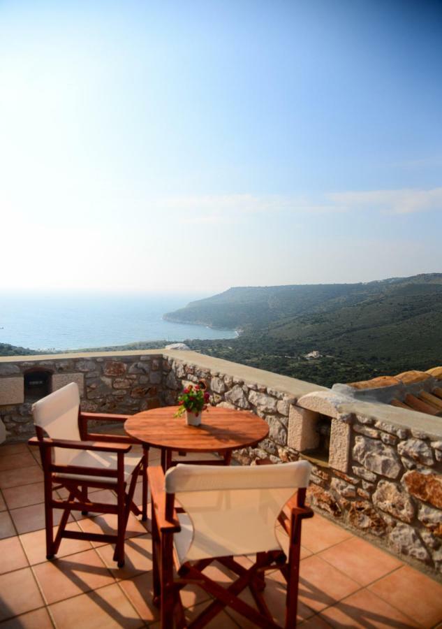 Focalion Castle Luxury Suites Pírgos Dhiroú Exteriör bild