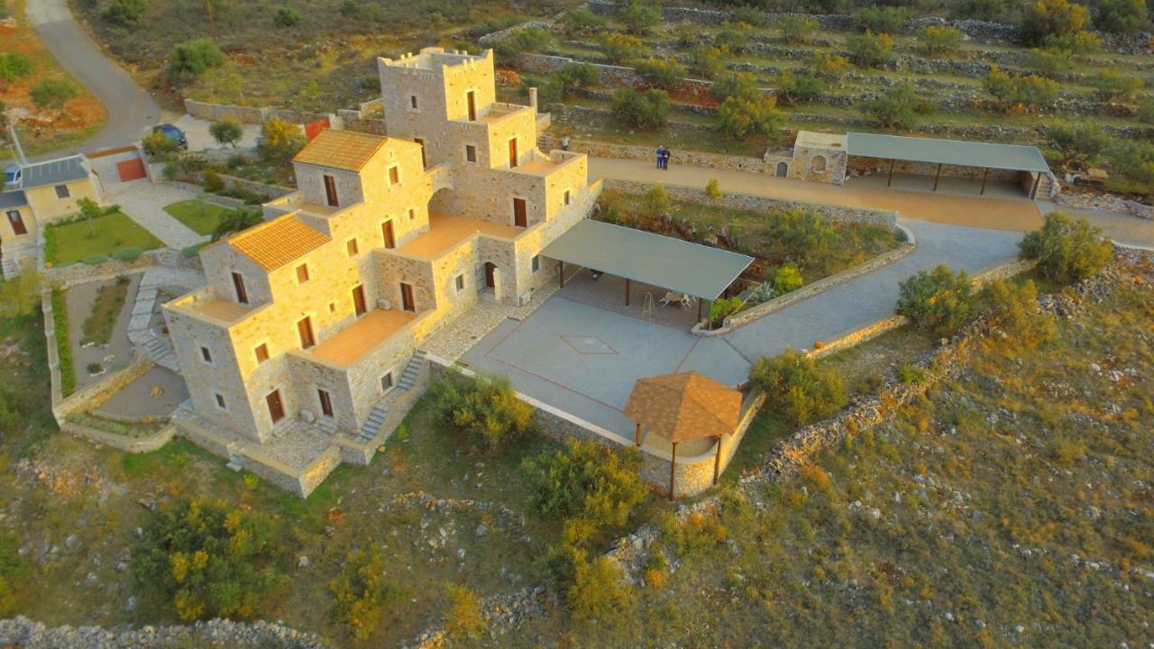 Focalion Castle Luxury Suites Pírgos Dhiroú Exteriör bild